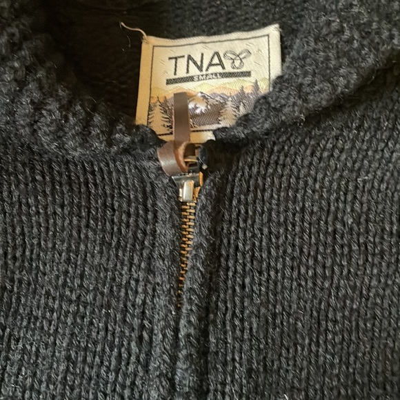 Aritzia TNA sweater - Picture 3 of 6